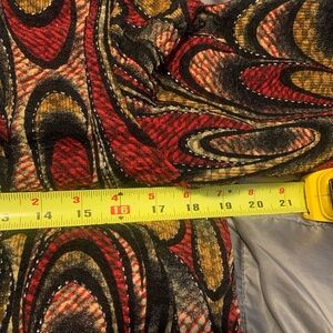 Boatneck red patterned ladies shirt, 3/4 length sleeves. Rich colours